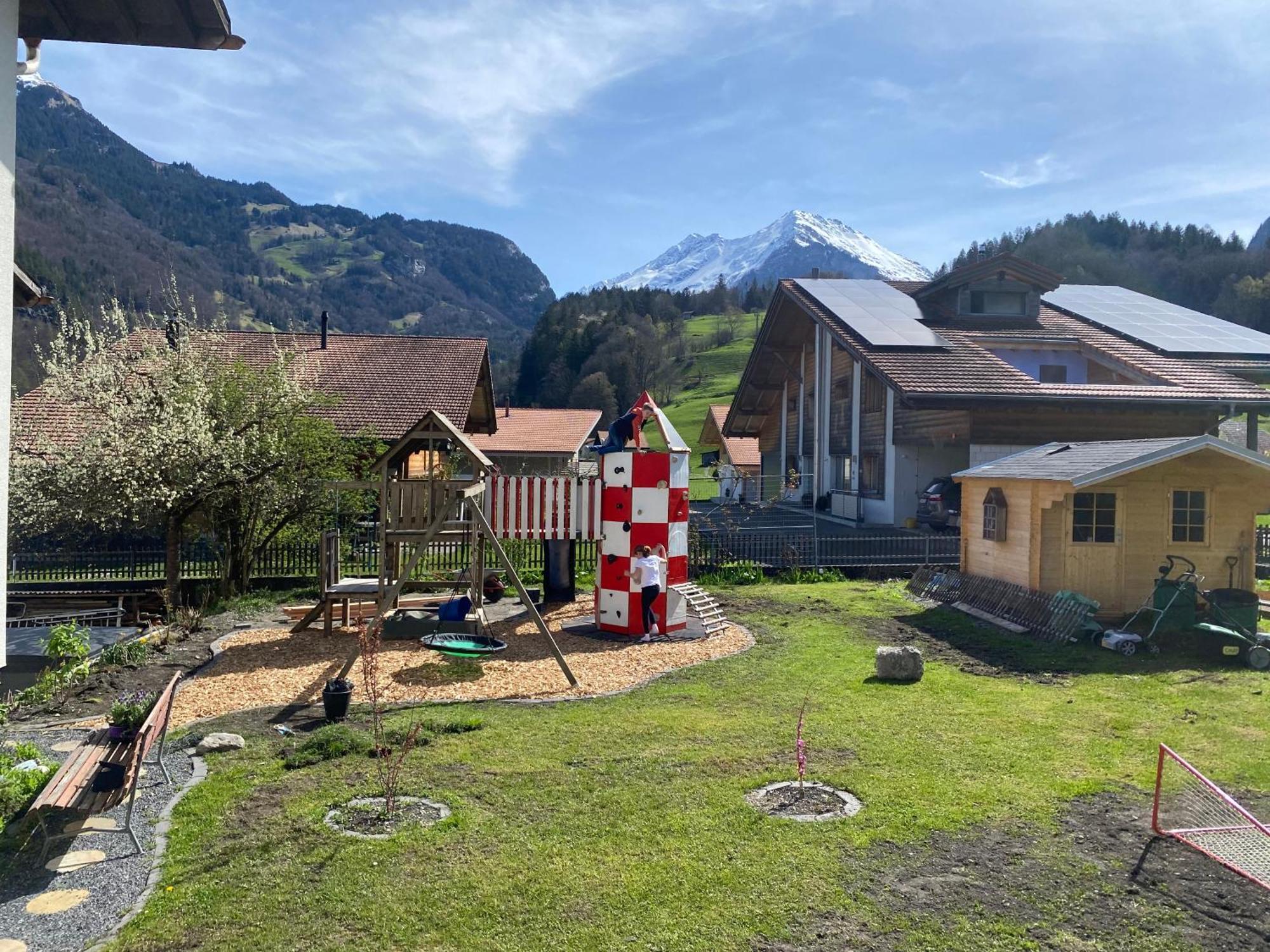 Spring Inn Apartments Meiringen Exterior photo